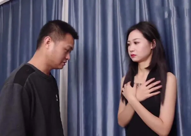 Bé nữ sinh non tơ cứ chịch là bướm hồng hào chảy nước không kiểm soát